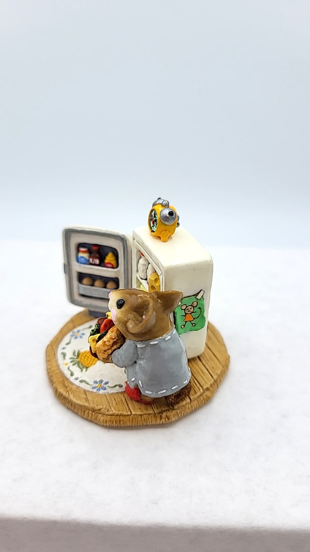 Wee Forest Folk M-201 Midnight Snack Mouse Figurine With Box 1994 - 10
