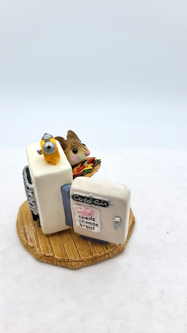 Wee Forest Folk M-201 Midnight Snack Mouse Figurine With Box 1994 - 2