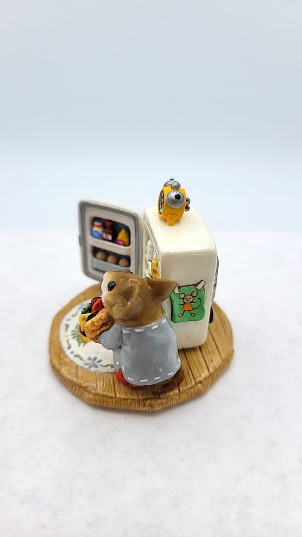 Wee Forest Folk M-201 Midnight Snack Mouse Figurine With Box 1994 - 3