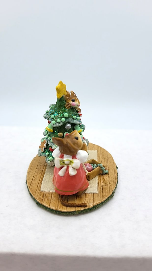 Wff M-240 Scamper Raising Cane Christmas Mouse Figurine - 5