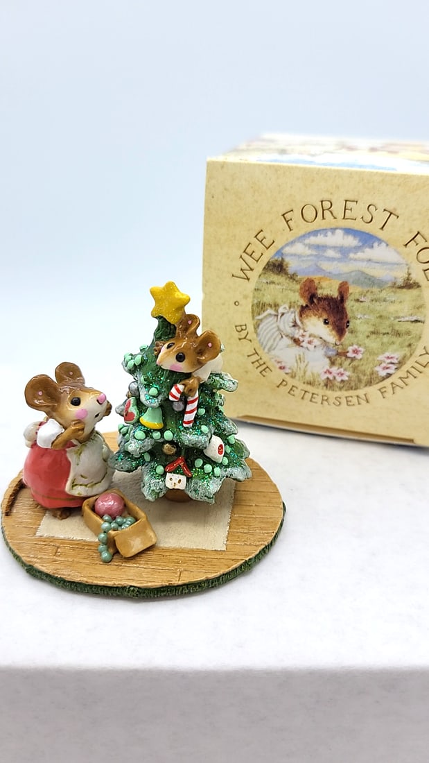 Wff M-240 Scamper Raising Cane Christmas Mouse Figurine - 6
