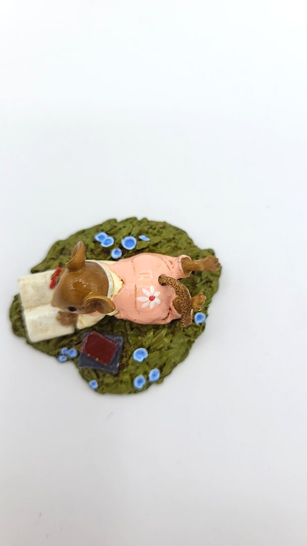 Wff M-410 Meadow Musings Girl Mouse In Pink Overalls Figurine - 2