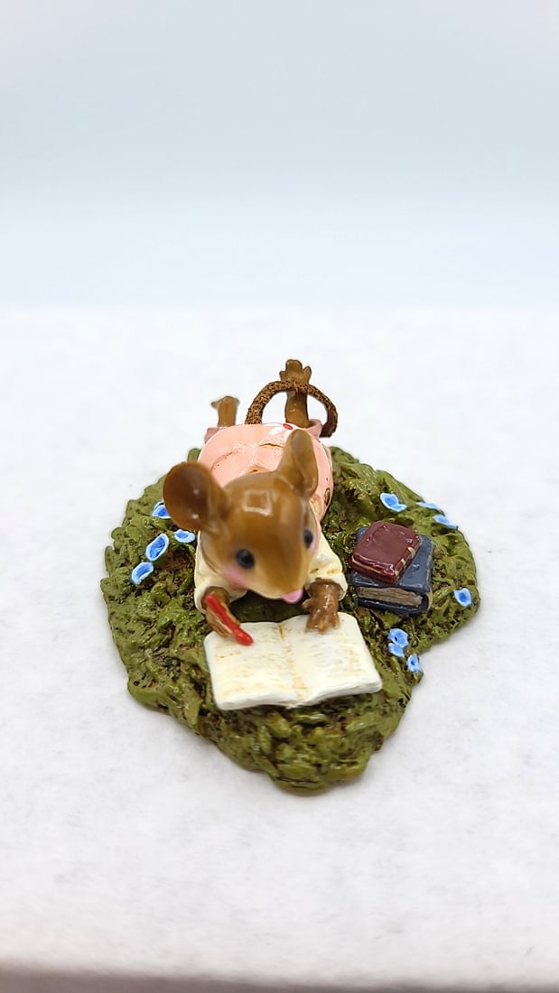 Wff M-410 Meadow Musings Girl Mouse In Pink Overalls Figurine - 3