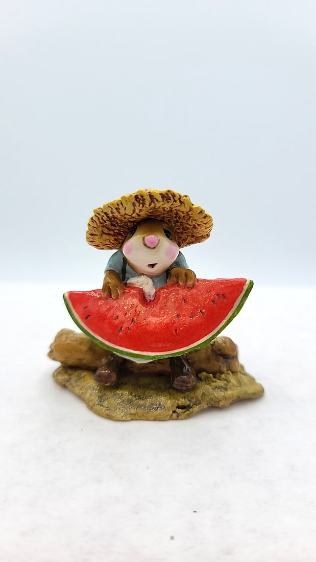 Wff M-283 Farm Boy Mouse Figurine With Watermelon: Annette petersen 2002 4x4x4 1lb High Estimate: 96 Low Estimate: 96