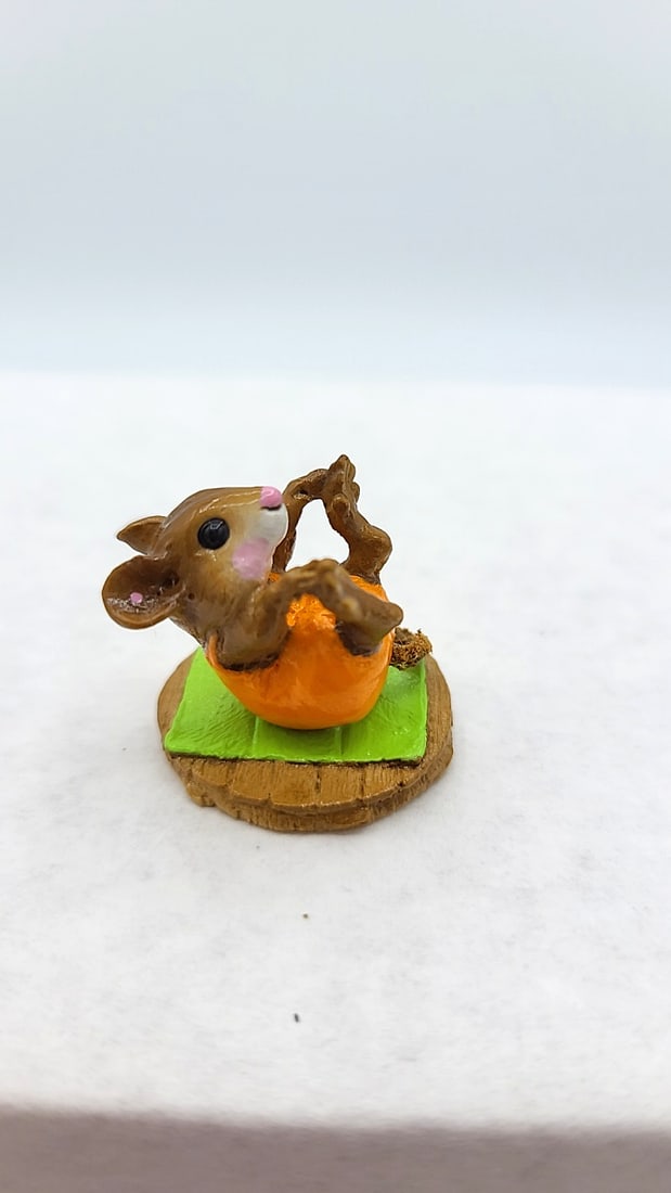 Wff M-260 Roly Poly Mouse Figurine Orange Romper Green Mat (1 of 9)