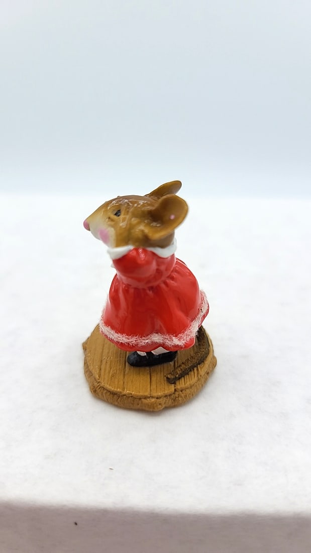 Wff M-276 No Peeking Mouse Figurine Red Dress With Fur Trim - 4