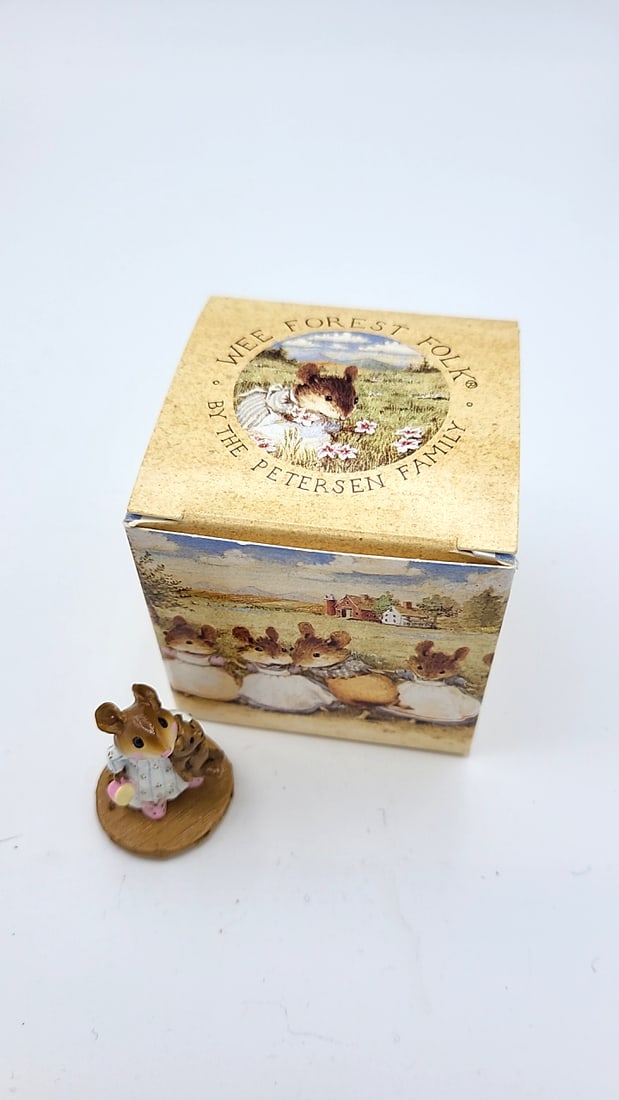 Wff M-218 Mouseys Bunny Slippers Mouse Figurine - 7