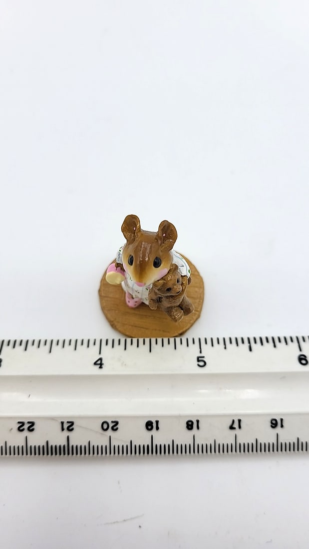 Wff M-218 Mouseys Bunny Slippers Mouse Figurine - 9