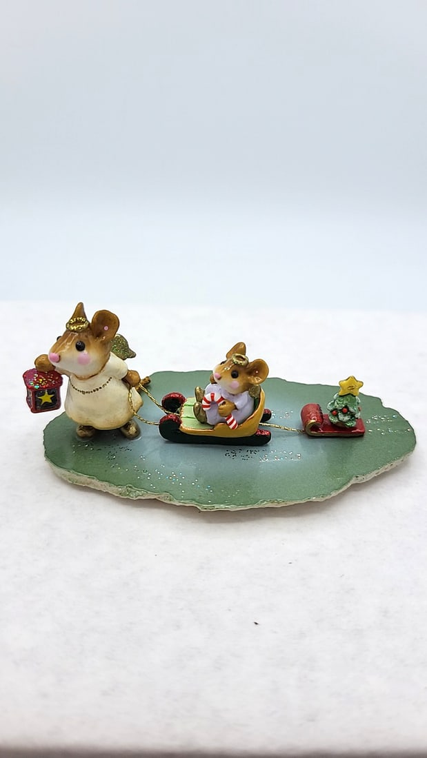 Wff M-262 Lighting The Way Mouse Sled Christmas Figurine - 3