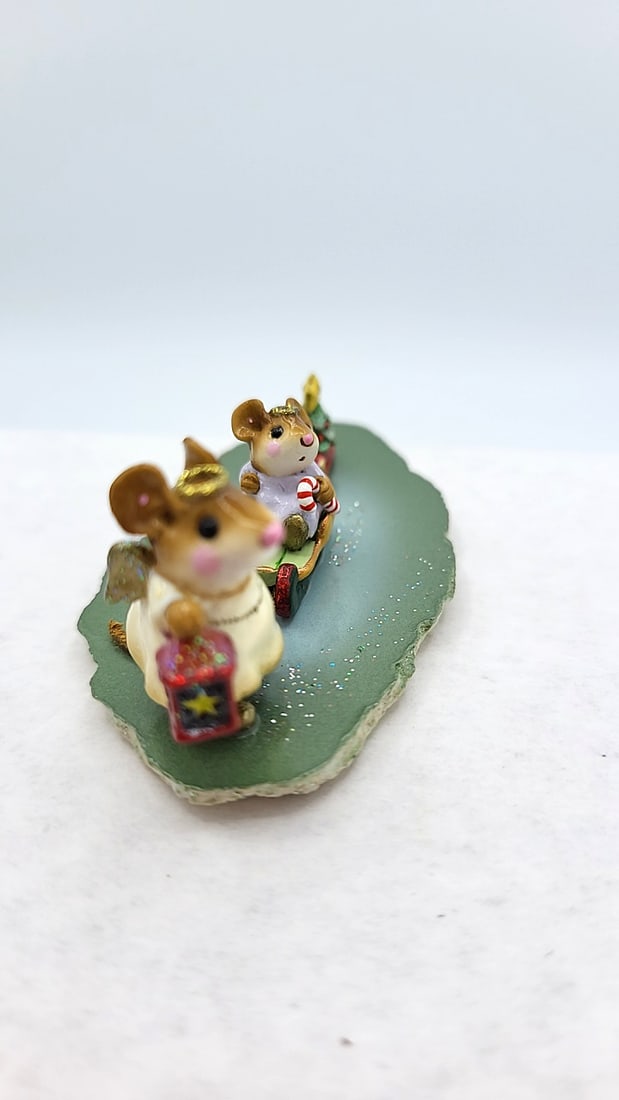 Wff M-262 Lighting The Way Mouse Sled Christmas Figurine - 4