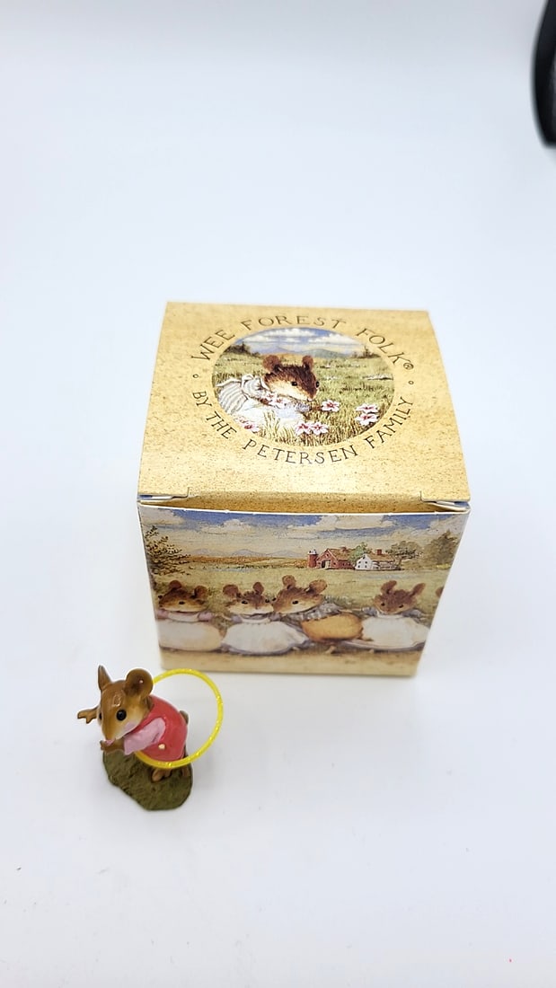 Wff M-313 Hipster Mouse Figurine 2-tone Pink Outfit Yellow Hula Hoop - 7