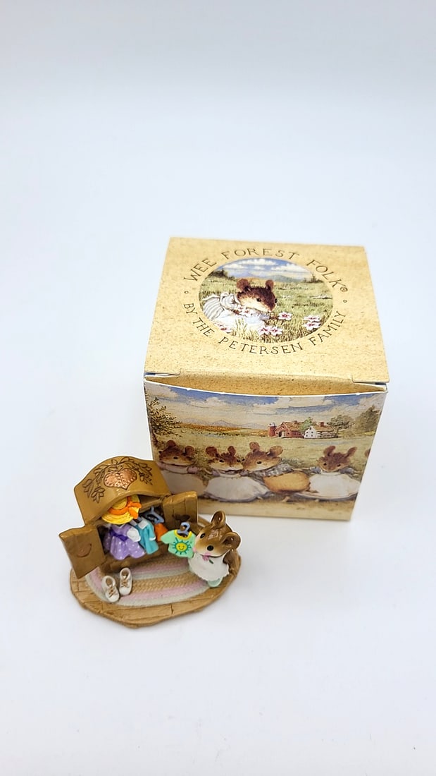 Wff M-257 Mollys Choice Mouse Figurine With Wardrobe - 7