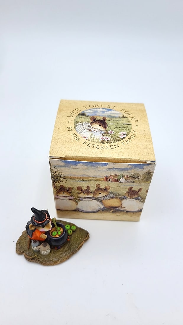 Wff M-215 Somethings Brewing Mouse Witch Cauldron Figurine - 7