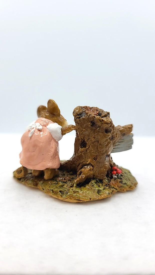 Wee Forest Folk M-249 Whoo's Inn Mouse With Lantern Figurine - 2