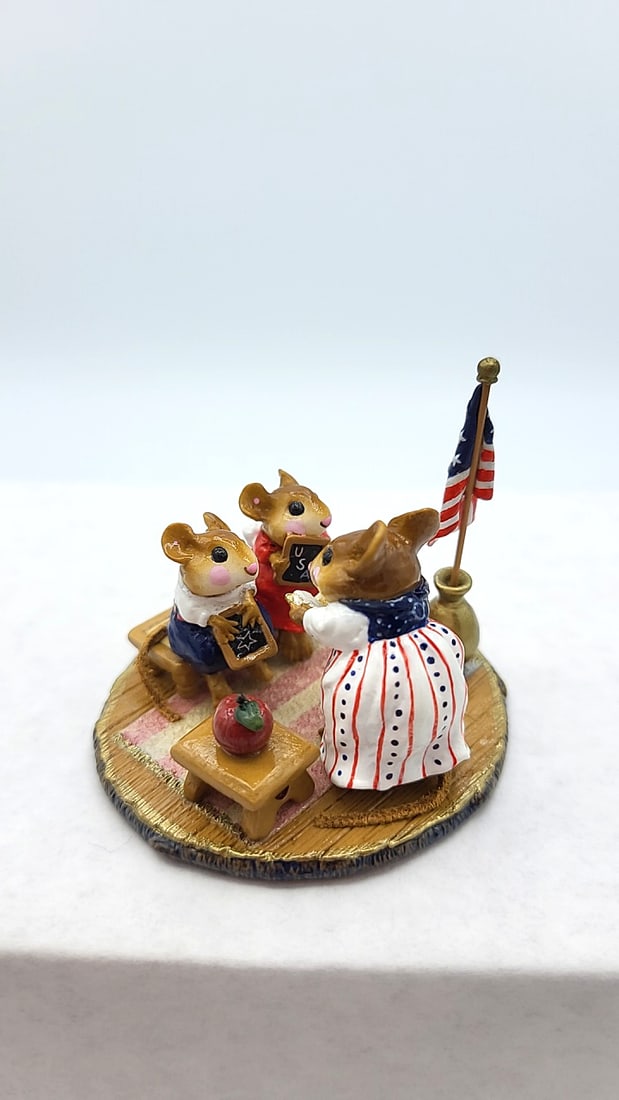 Wff M-268s Country Classroom Us Flag Limited Edition Mouse Figurine - 2