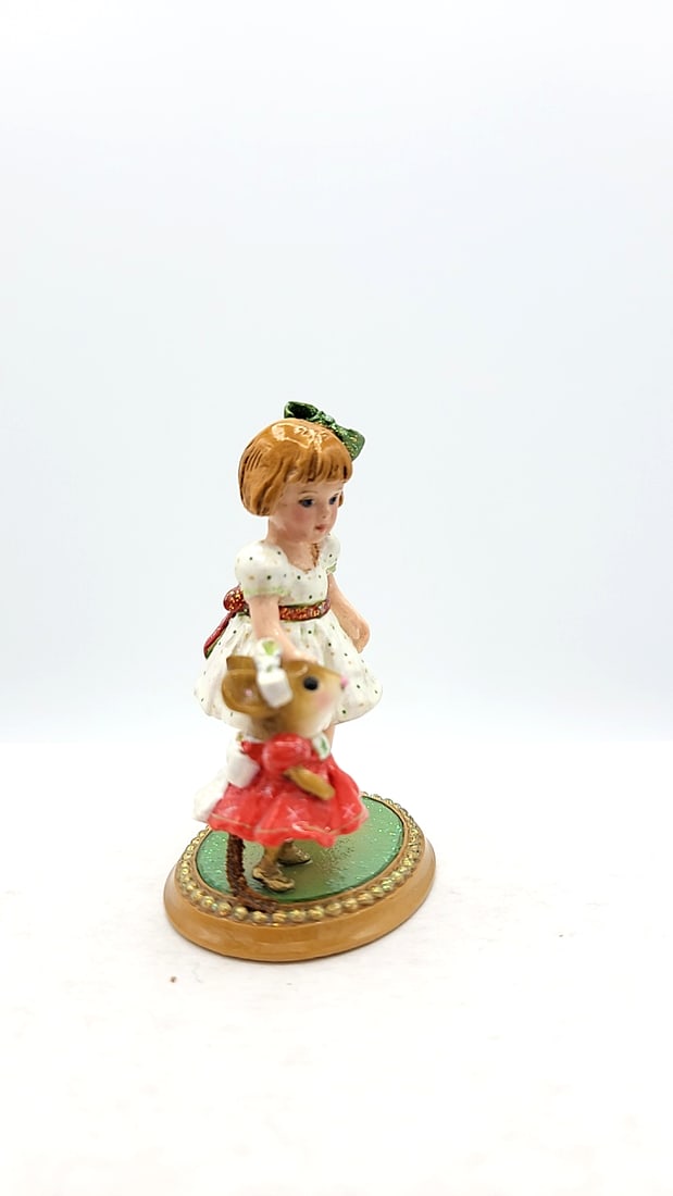 Wff M-381 Doll Party Girl And Mouse Figurine - 3