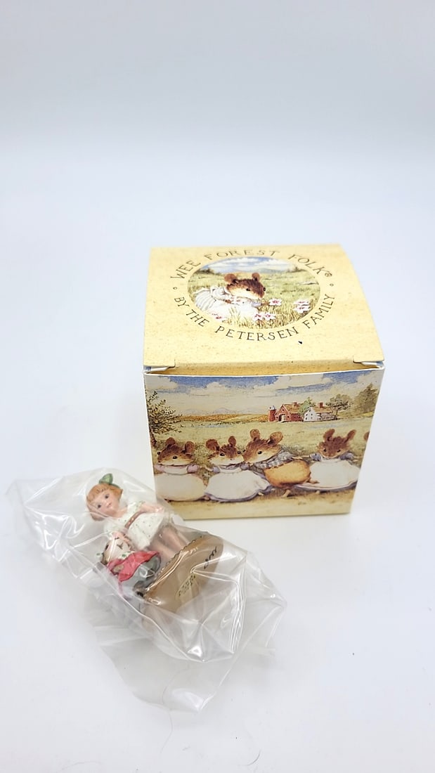 Wff M-381 Doll Party Girl And Mouse Figurine - 7