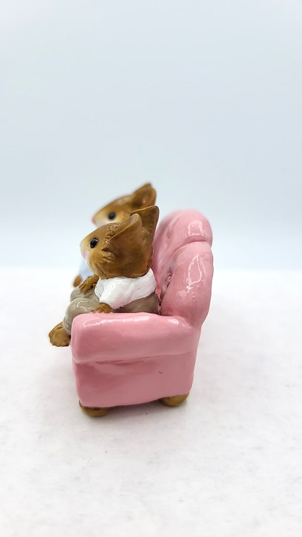 Wff M-134 First Date Mouse Figurine Pink Couch - 4