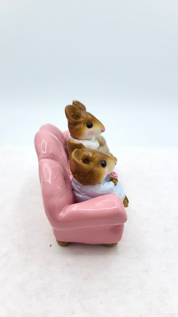 Wff M-134 First Date Mouse Figurine Pink Couch - 5