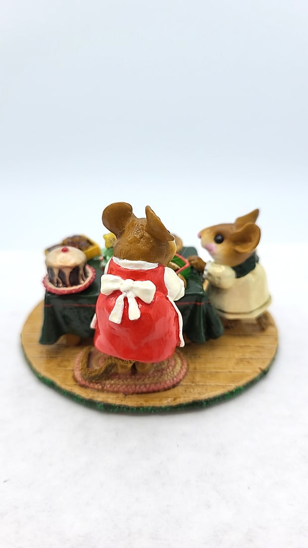 Wff M-220 Mouseys Bake Sale Christmas Colors Mouse Figurine - 6