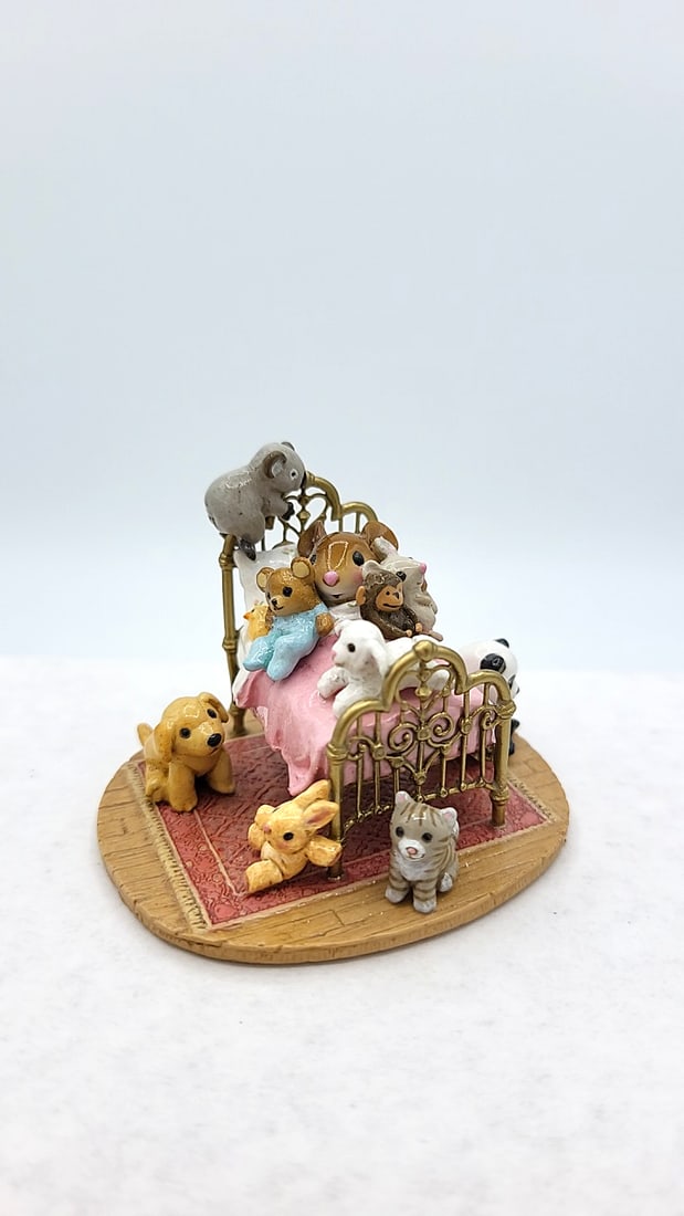 Wff M-412a Her Creature Comforts 2010 Miniature Animal Bed - 2