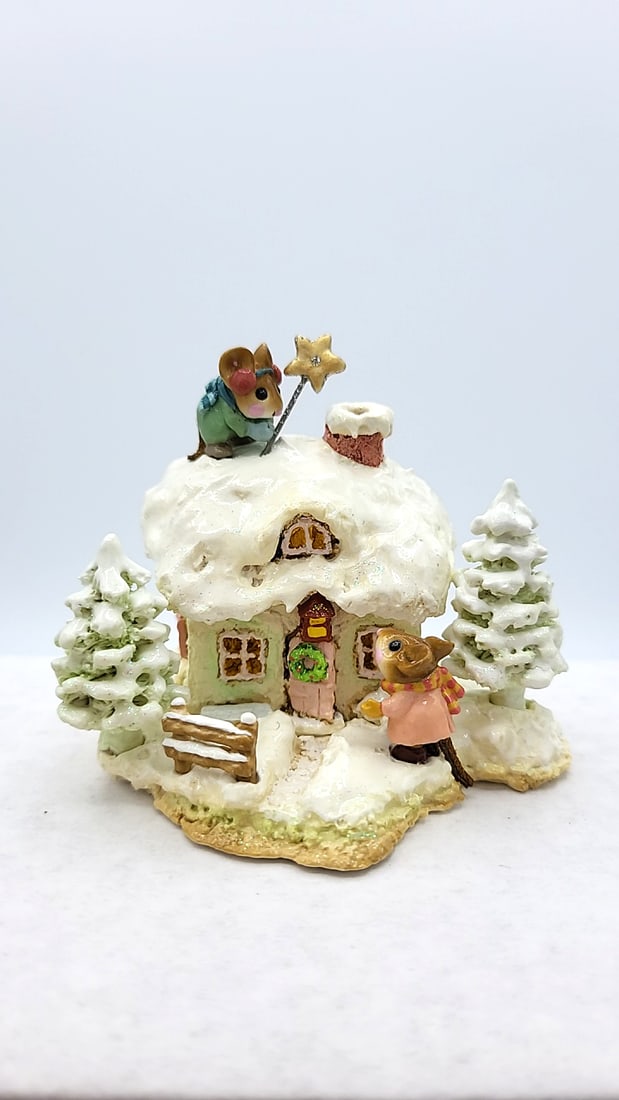 Wff M-311c Christmas Cottage A Cottage For All Seasons Mouse Figurine (1 of 8)