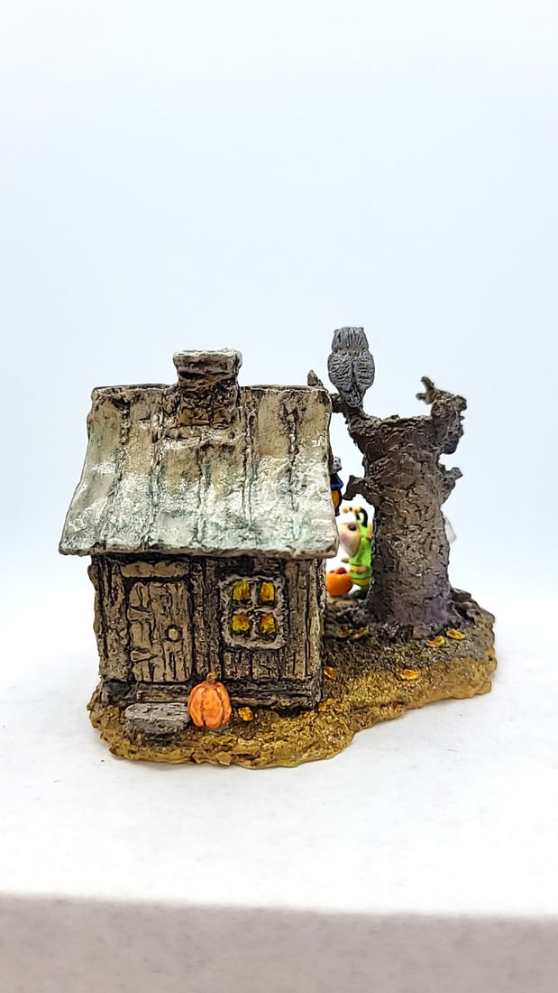Wff M-344 Halloween Night Mouse Haunted House Figurine - 5