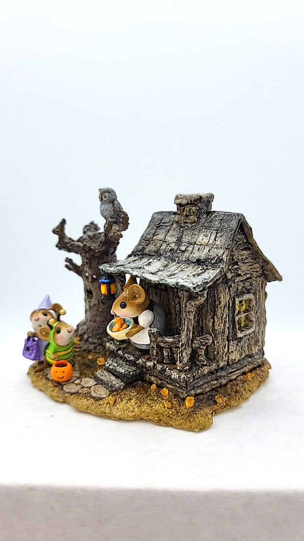 Wff M-344 Halloween Night Mouse Haunted House Figurine - 7
