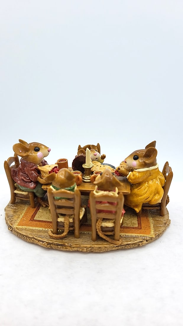 Wff M-302 Family Gathering Mouse Thanksgiving Table Figurine - 7