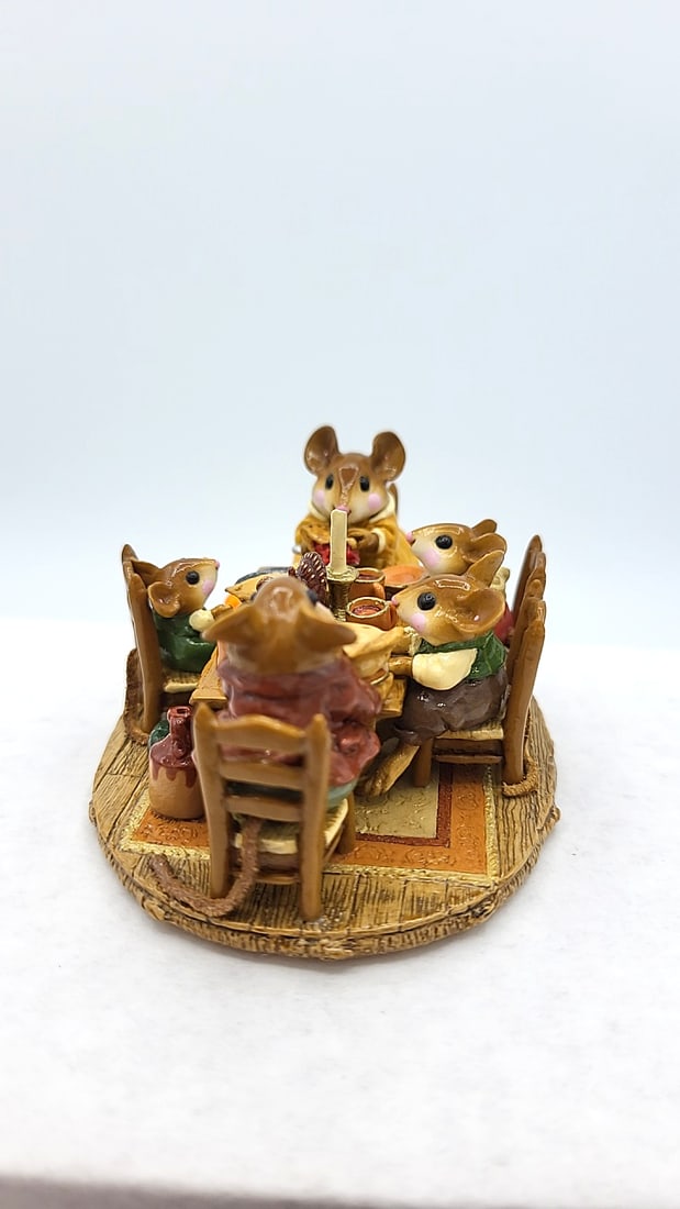 Wff M-302 Family Gathering Mouse Thanksgiving Table Figurine - 8