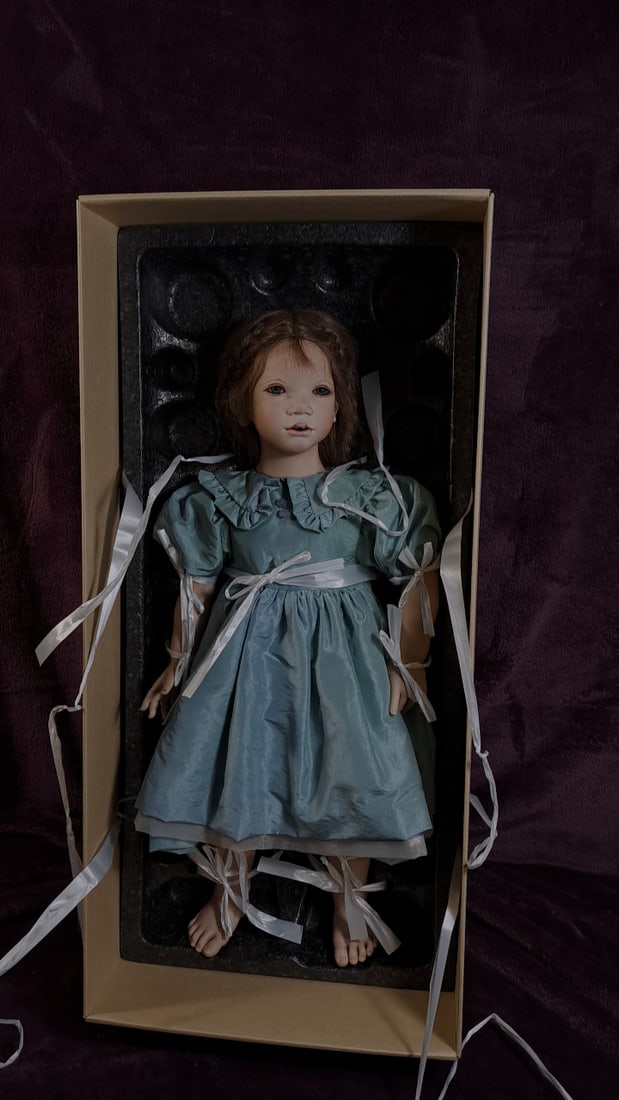 Annette Himstedt Annabella Porcelain Doll With Coa And Box: 35x15x12 15 we have gained a lot of experience shipping dolls from our previous auction. We offer in-house shipping. The shipping price shown in the listing is the liveshipping service by liveauctione