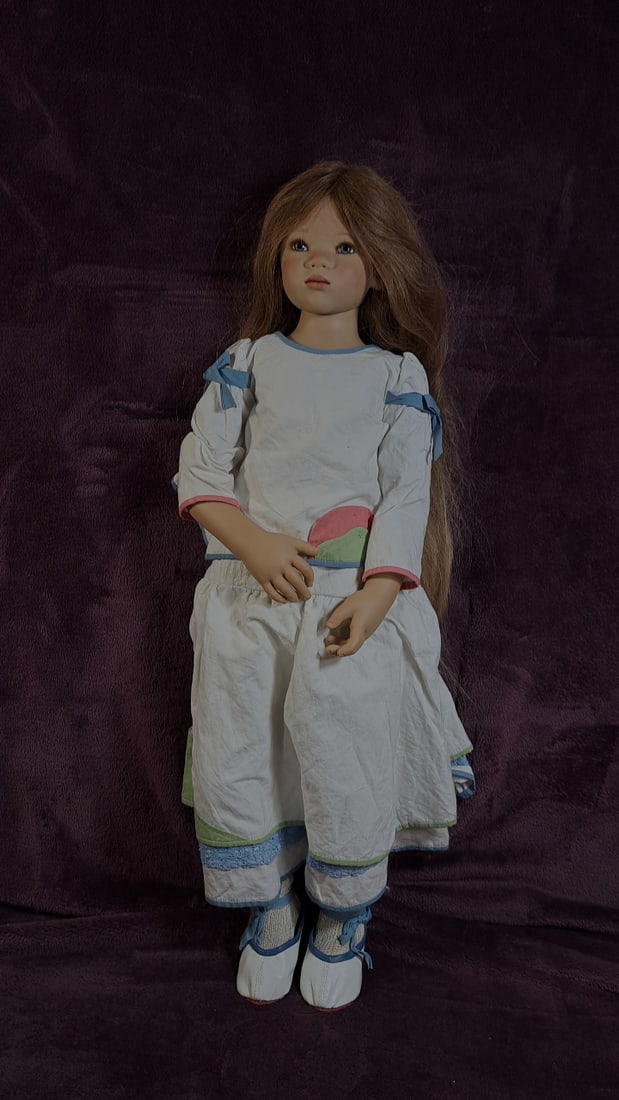 Annette Himstedt Lihle Doll With Box: 15x48x12 we have gained a lot of experience shipping dolls from our previous auction. We offer in-house shipping. The shipping price shown in the listing is the liveshipping service by