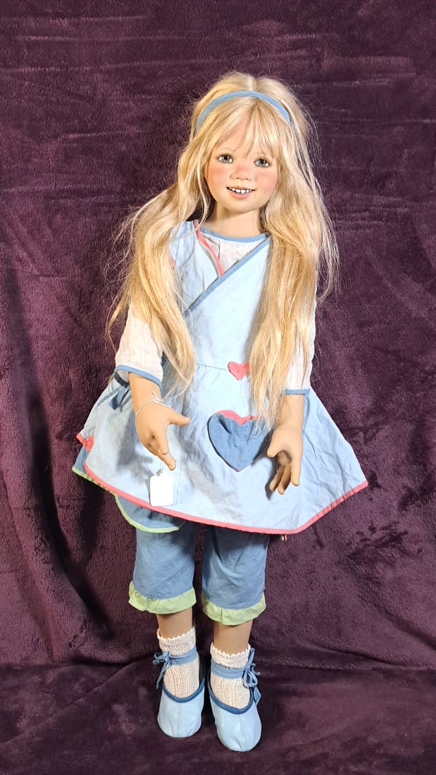 Annette Himstedt Milla Doll: 40x20x15 15 we have gained a lot of experience shipping dolls from our previous auction. We offer in-house shipping. The shipping price shown in the listing is the liveshipping service by