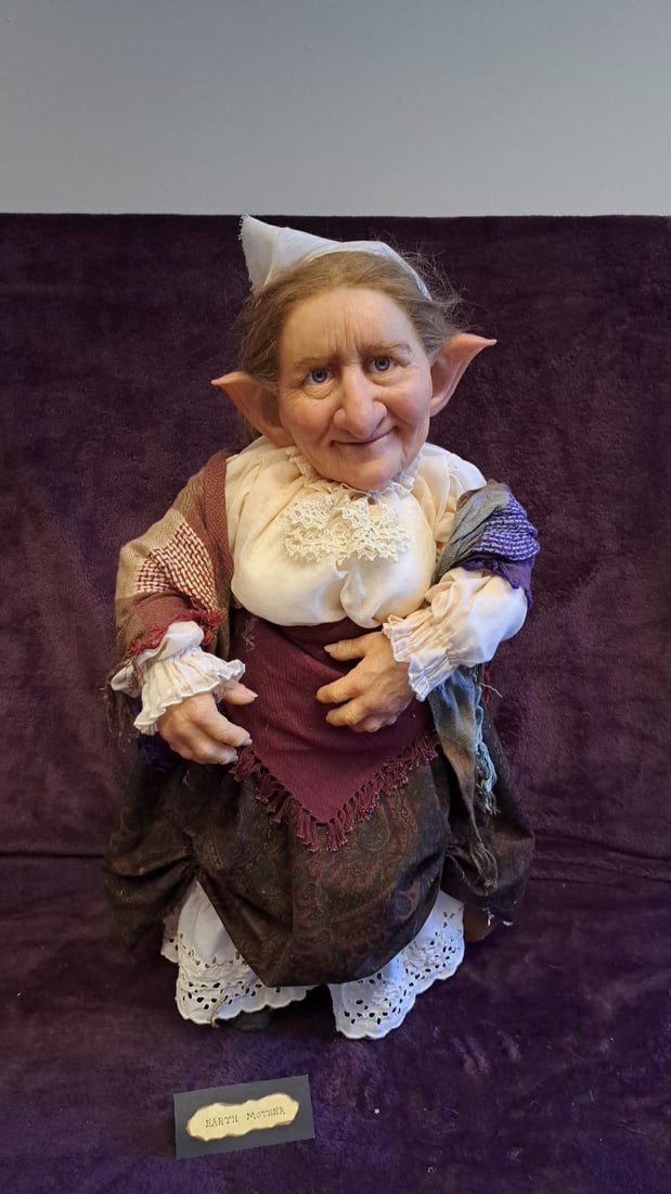 Earth Mother Elf Art Doll Figure 30 In Pointed Ears Cloth Costume: Could use a little cleaning up. Amazing realism. 14 x 29 x 10 6 lb we have gained a lot of experience shipping dolls from our previous auction. We offer in-house shipping. The shipping price shown in 