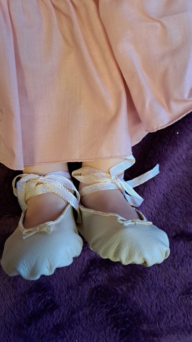 32 Blonde Porcelain Doll Pink Floral Dress Blue Eyes Lace Trim Bow - Karen Alcaro - 7