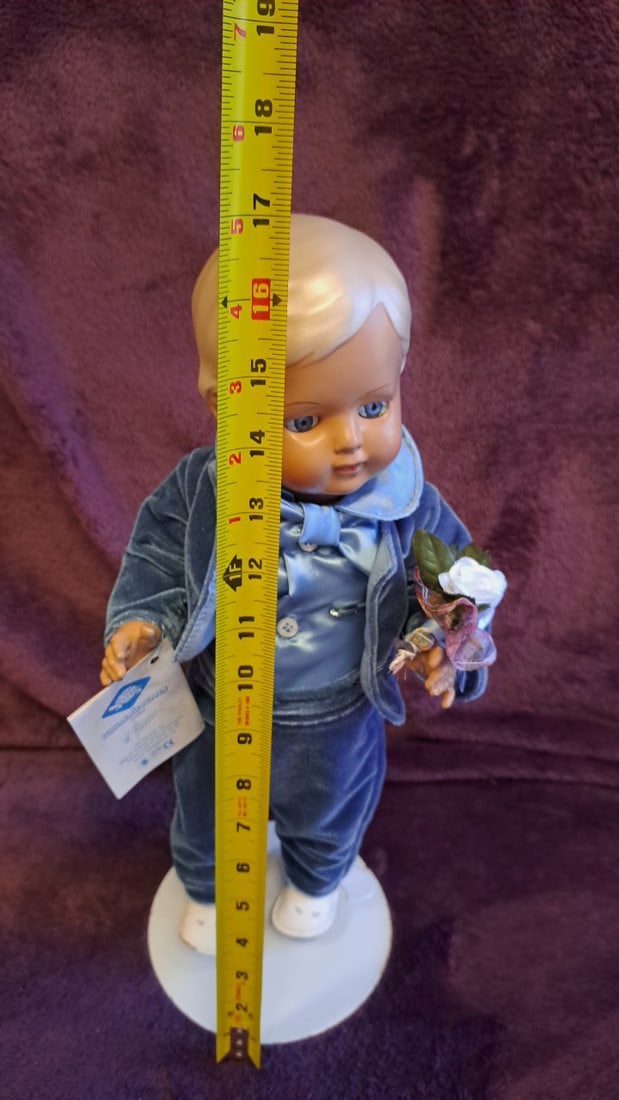 Schildkrt-puppen 16 In Blond Boy Doll Blue Velvet Outfit With Flowers And Box - 2