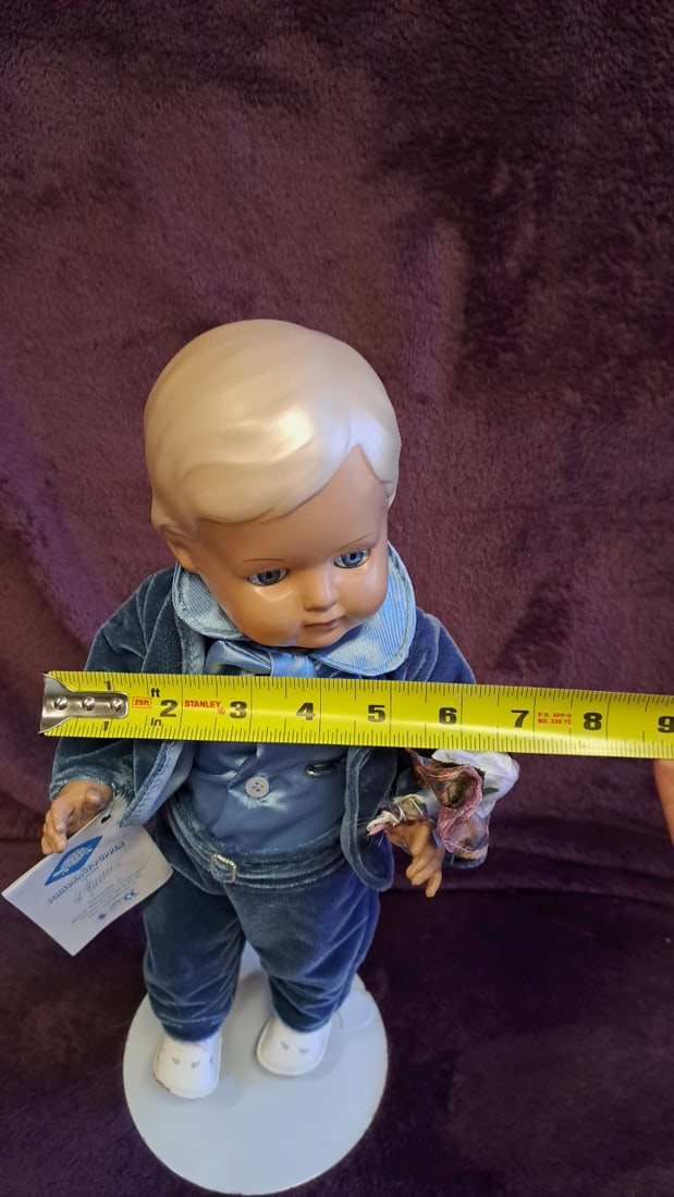 Schildkrt-puppen 16 In Blond Boy Doll Blue Velvet Outfit With Flowers And Box - 3
