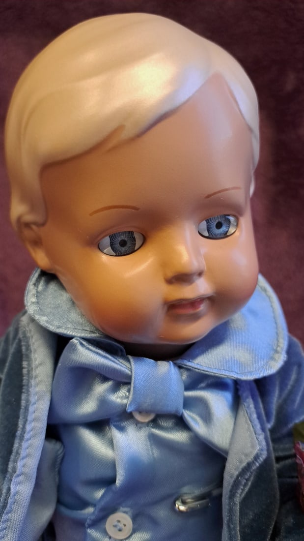 Schildkrt-puppen 16 In Blond Boy Doll Blue Velvet Outfit With Flowers And Box - 6