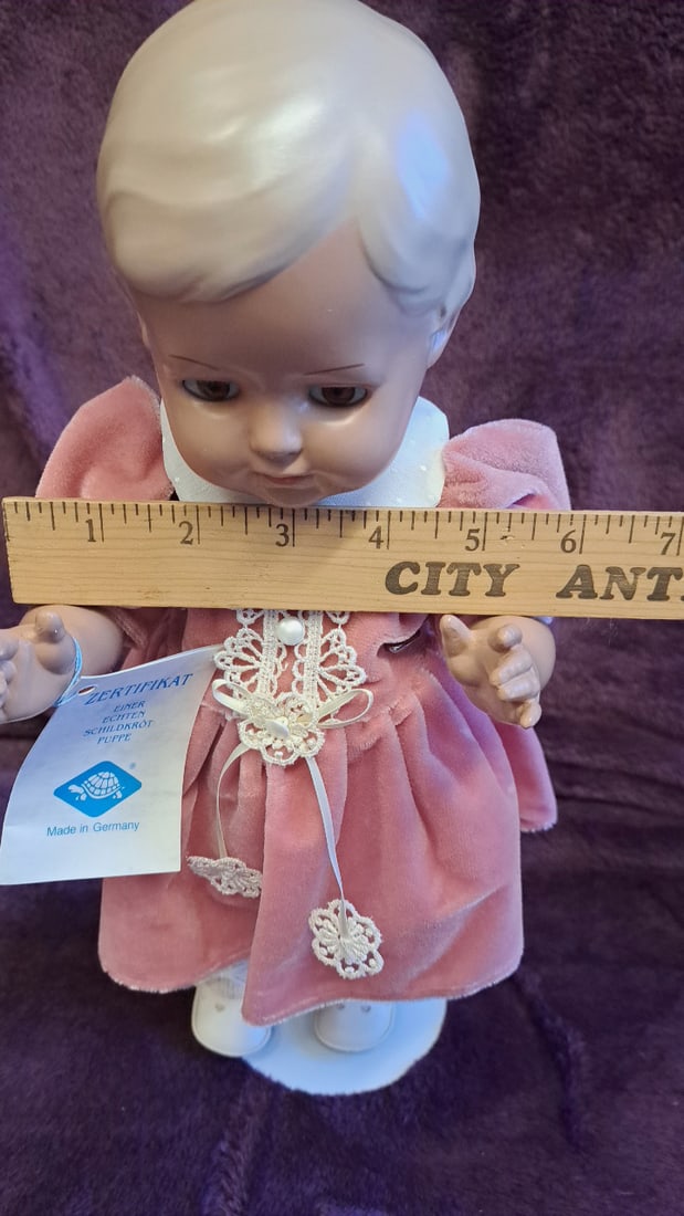 Schildkrt Puppe German Doll With Box, Blonde Hair, Pink Dress And Stand - 3