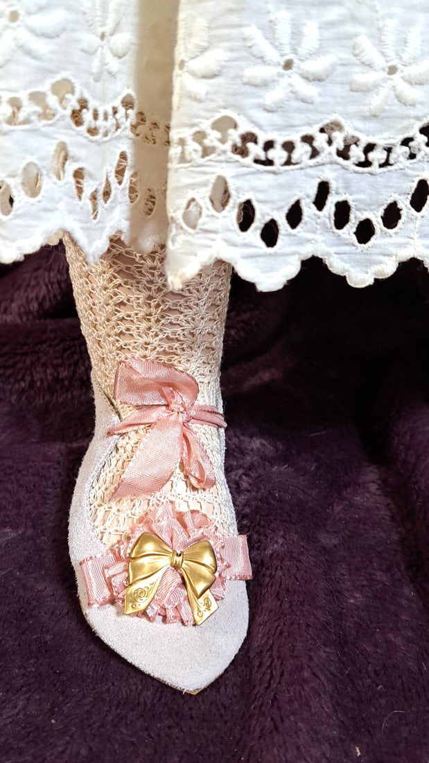 Colleen Phillips 1997 J. Steiner Dollwith Hat - 6