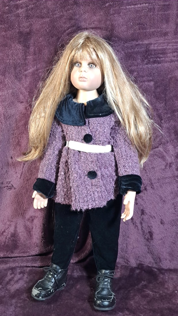 Peggy Dey Harleigh 152/300 Doll: 36x15x20 15 we have gained a lot of experience shipping dolls from our previous auction. We offer in-house shipping. The shipping price shown in the listing is the liveshipping service by