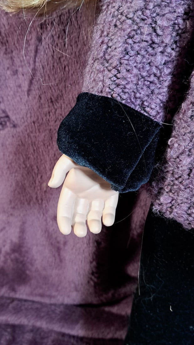 Peggy Dey Harleigh 152/300 Doll - 3