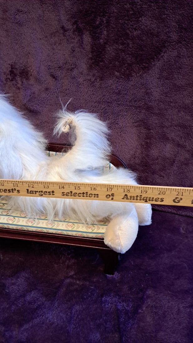 Ashenberry Judith Eppolito White Long-hair Plush Dog W/ Mirror, Chaise & Award Ribbon - 3