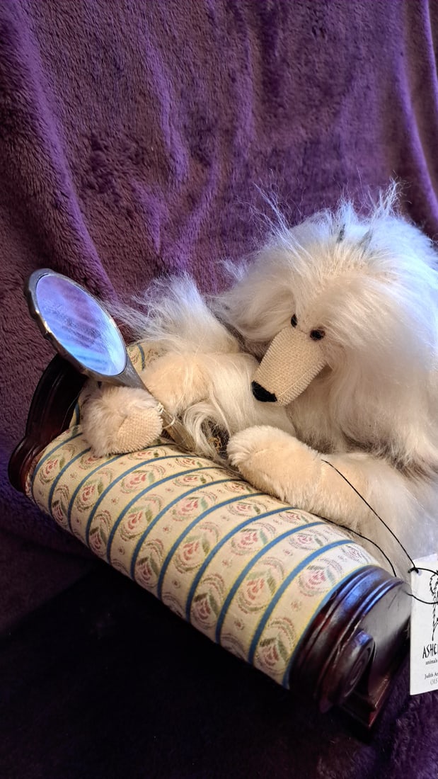 Ashenberry Judith Eppolito White Long-hair Plush Dog W/ Mirror, Chaise & Award Ribbon - 7