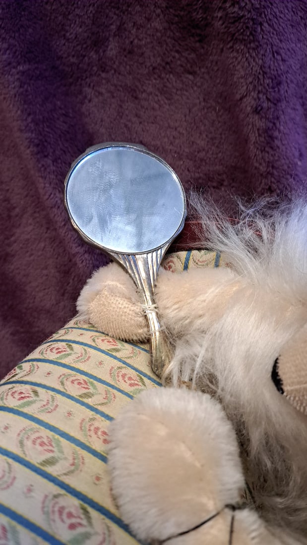 Ashenberry Judith Eppolito White Long-hair Plush Dog W/ Mirror, Chaise & Award Ribbon - 9