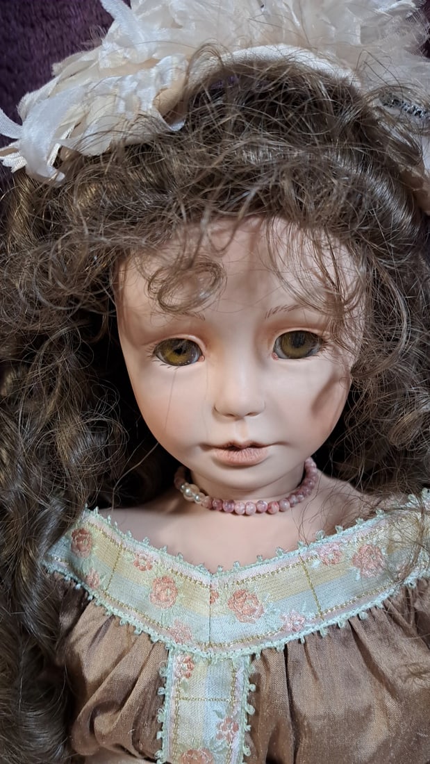 Gr Marie-claire Porcelain Doll With Basket - 2