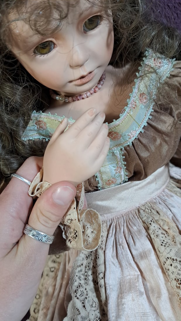 Gr Marie-claire Porcelain Doll With Basket - 9