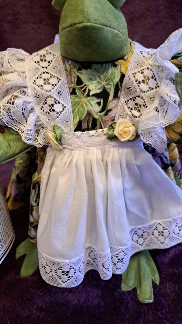 Beaver Valley Lucy Frog Plush Doll With Floral Dress And White Lace Apron - 7