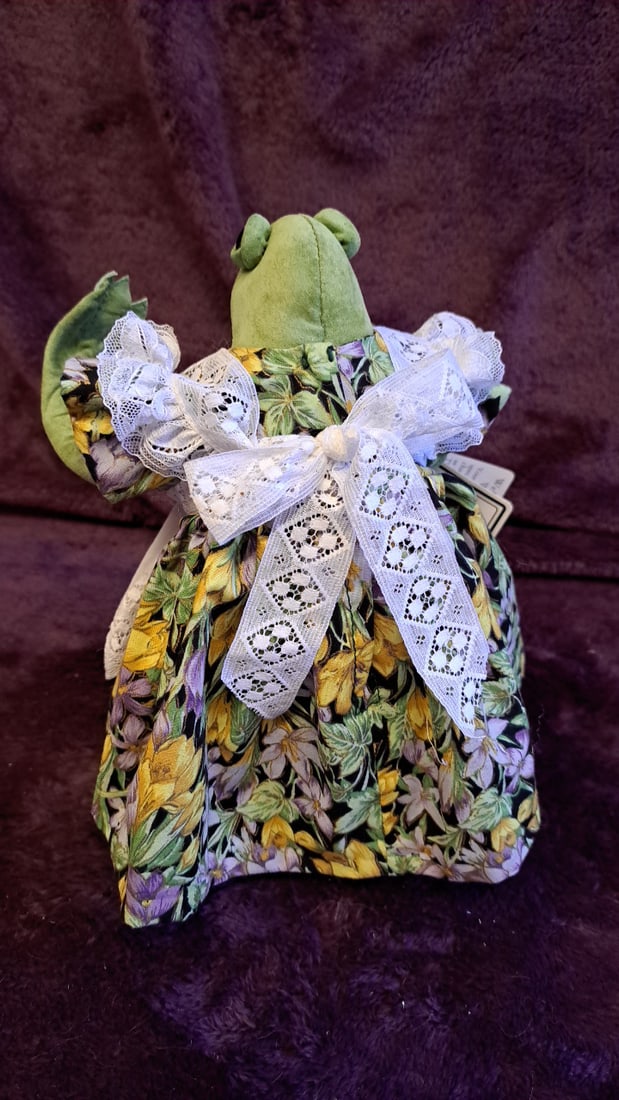 Beaver Valley Lucy Frog Plush Doll With Floral Dress And White Lace Apron - 8