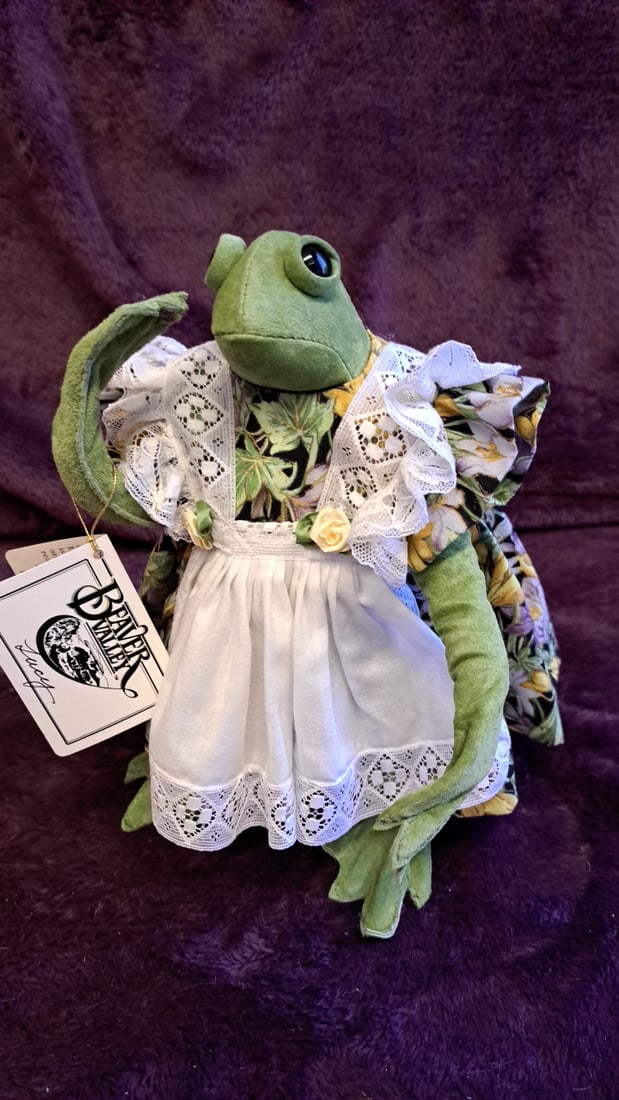 Beaver Valley Lucy Frog Plush Doll With Floral Dress And White Lace Apron - 9